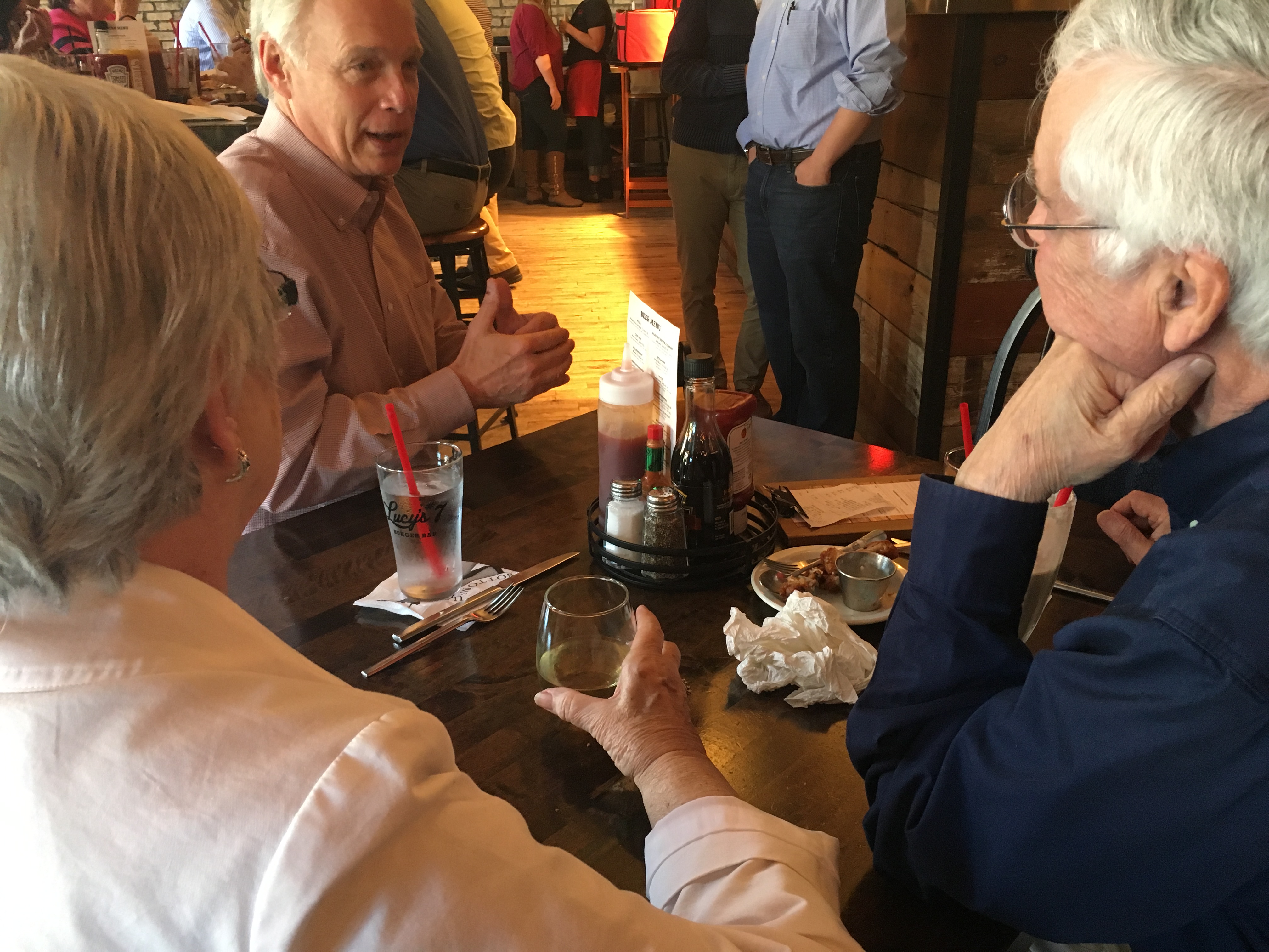 #RonOnTheRoad: Ron Johnson Makes a Stop at  Lucy’s #7 Burger Bar in Beloit for #SnackTime