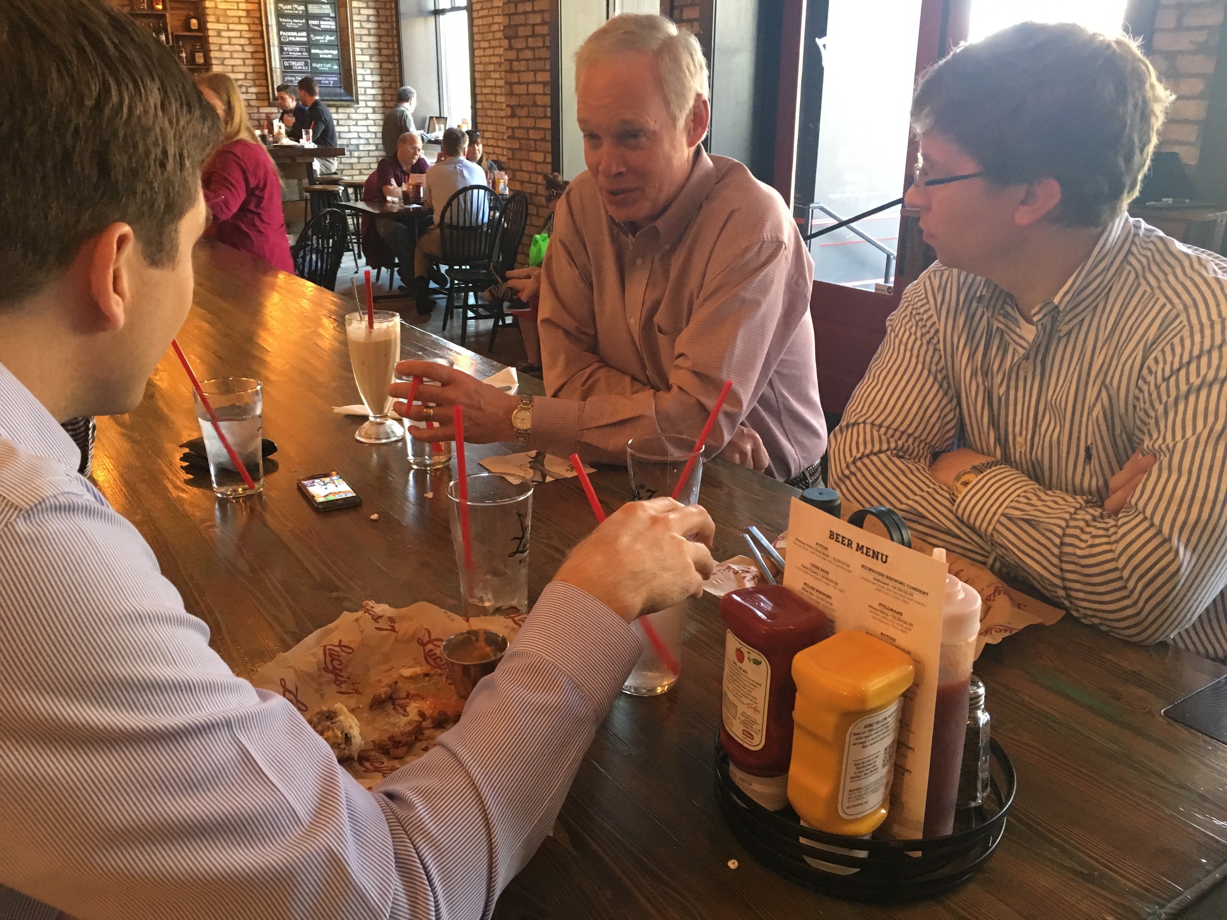 #RonOnTheRoad: Ron Johnson Makes a Stop at  Lucy’s #7 Burger Bar in Beloit for #SnackTime